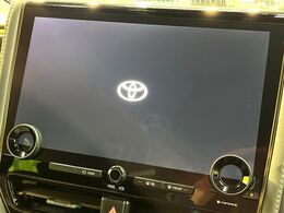 【14インチディスプレイオーディオ】画面内にオーディオ操作はもちろん、空調の調整機能なども盛り込んだ多機能なディスプレイオーディオです！スマートフォン連携はもちろん、車載ナビもお使いいただけます♪