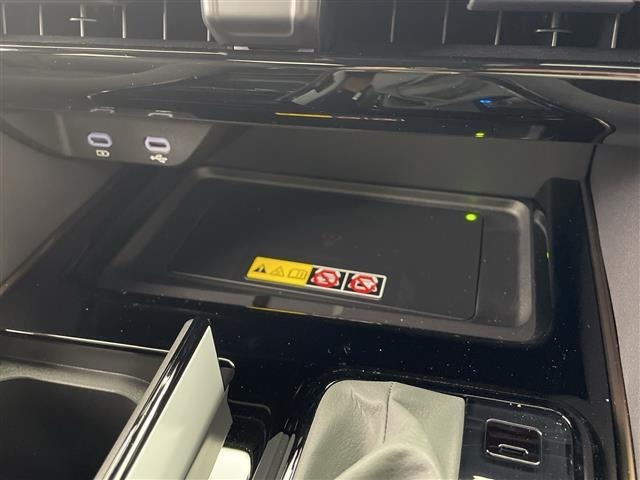 【ワイヤレス充電器】