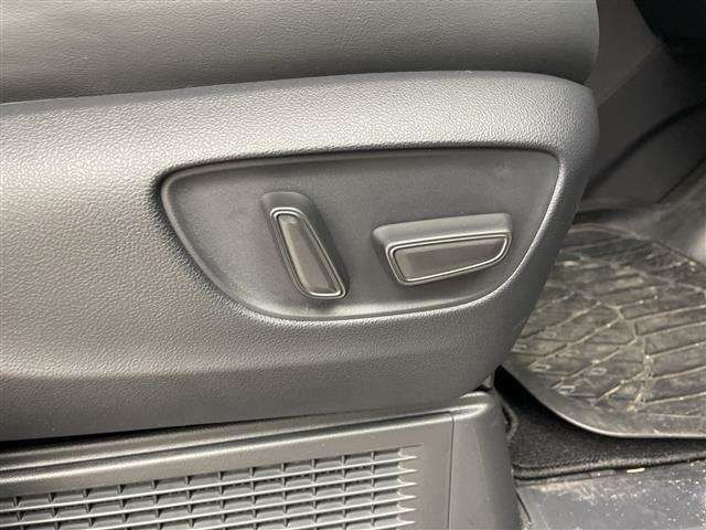 【運転席】『運転席周辺』の画像になります。写真の内容に関してご不明点、ご質問等がございましたらお気軽にガリバー店舗までお問い合わせください。