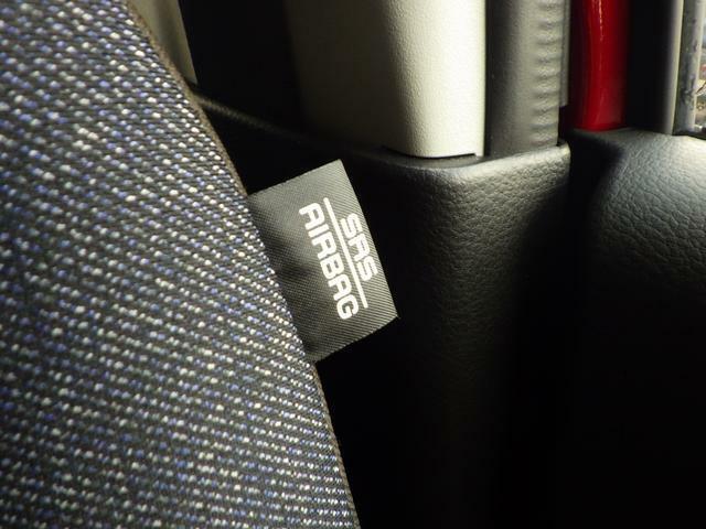 フロントシートSRSサイドエアバッグが装備されています。もしもの時に守ってくれます！