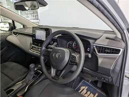 見通しのよいすっきりとした視界で、誰でも運転しやすいです。運転のしやすさは疲れにくさにも繋がりますよ♪