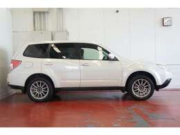 ボディのサイドからもSUVの風格が満載です☆