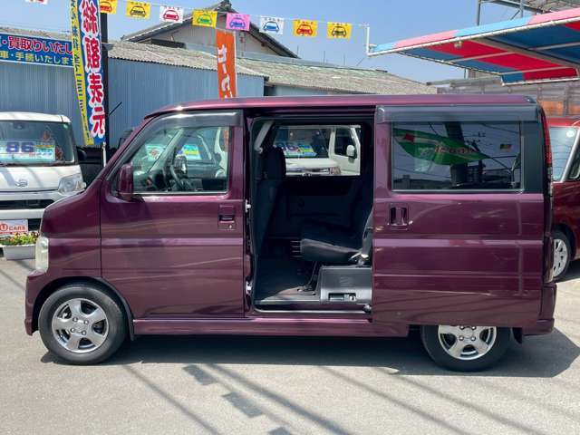 当店の展示車は1台1台内外装、きれいに仕上げて展示致しております。写真ではわかりにくいかもしれませんので、ぜひ一度ご来店ください。品質の良さが分かって頂けると思います。