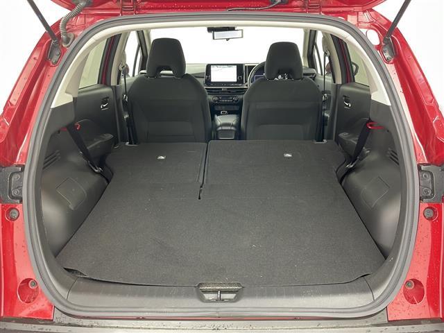 【シートアレンジ】乗せる人数、荷物によってシートをアレンジすれば、ダンボールなどの大きい荷物や、釣り具などの長尺物も載せられそうですね！