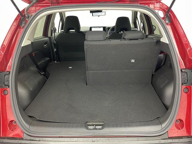 【シートアレンジ】乗せる人数、荷物によってシートをアレンジすれば、ダンボールなどの大きい荷物や、釣り具などの長尺物も載せられそうですね！