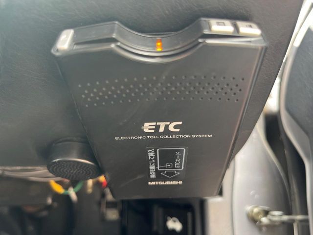 【ETC】高速道路の料金所をストレスなく通過！話題のスポットやサービスエリアに多い「スマートIC」利用時は必須のアイテムです。当店でセットアップを実施、ご納車当日からすぐにご利用いただけます！