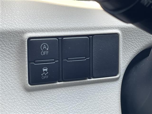 こちら運転席周りの操作部分・装備の写真になります。各部しっかり動作の確認をしておりますので、ご安心だくさい。また、第三者機関の鑑 定書もありますので、そちらも併せて、ご確認いただければ幸いです！