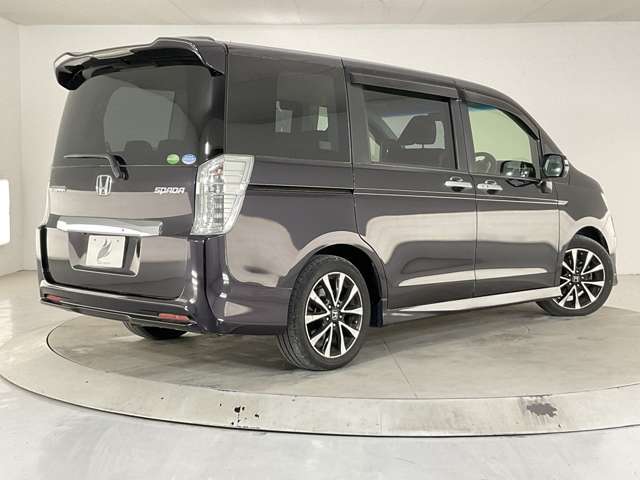 【Zi】は【ACC（車間制御クルーズコントロール）】【CMBS（衝突軽減ブレーキ）】が標準搭載となる希少グレードとなります！