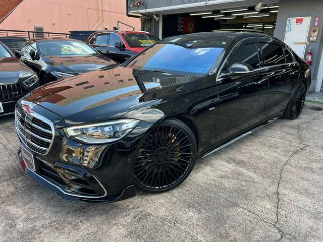 BRABUSエアロマフラーカッター　BRABUS新品フロアマット　BRABUS新品エンブレム