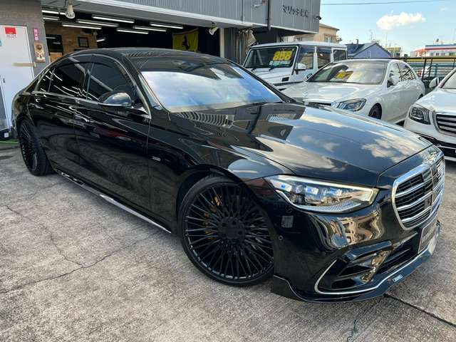 BRABUSエアロマフラーカッター　BRABUS新品フロアマット　BRABUS新品エンブレム