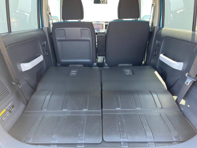 普段のお買い物や通勤、送迎等に十分な荷室スペースを確保しております。セカンドシートを倒すと、大きな荷物の積載も可能です♪