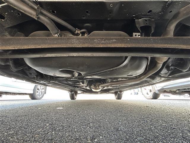 【下回り】下回りがきれいなうちに、防錆加工の施工がオススメ。降雪地域はもちろん、沿岸部にお住いの方や、趣味でマリン・ウィンタースポーツをされる方に大変好評いただいております。