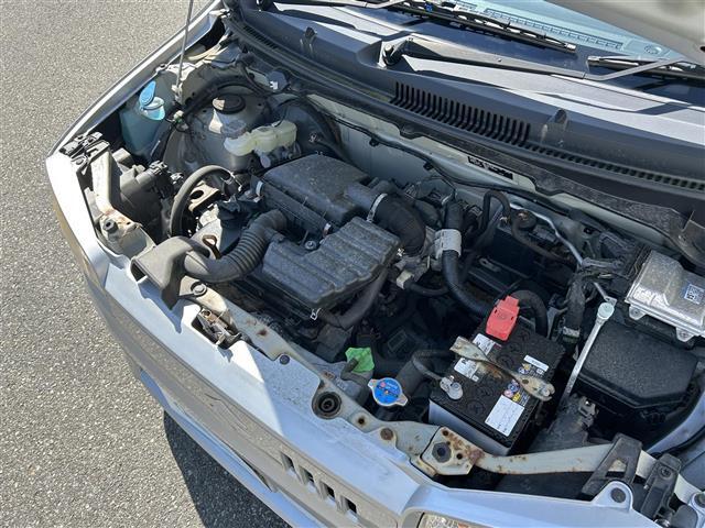 【エンジンルーム】エンジンの調子は良好です！ご納車前にはしっかりとオイル交換・その他油種類の点検補充をさせて頂きます。また、ガリバーでは修復歴のある車は販売いたしません。