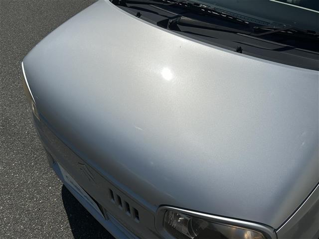 【ルーフ】大きなへこみや色褪せもなくきれいな状態です！ひょう害車は販売いたしませんのでご安心ください。
