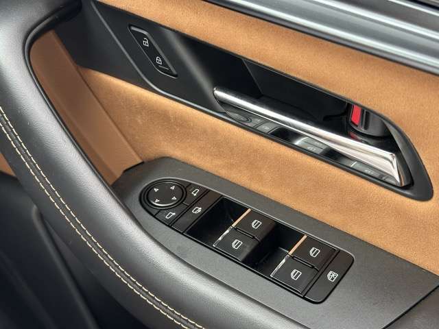 ★カーナビ本体￥49,000円～工賃￥17,000円（取付キット等含む）で取付できます。お客様に必要なカーナビも、当店取り扱いカーナビ10種類の中からご提案いたします！