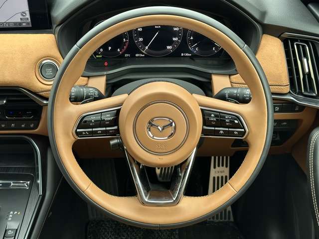 ★修復歴車一切ありません！それどころか、弊社の仕入在庫につきましては、フェンダー、ボンネット、ドアパネル等の交換歴、修理歴のある車両は基本的に仕入れを行いませんので高品質な車両のみ在庫で揃えています！