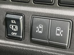 【両側パワースライドドア】スマートキーや運転席のスイッチで後席両側スライドドアの開閉が可能♪電動だから力を入れてドアを開ける必要が無く、小さなお子様でも簡単に開け閉めでき快適です♪