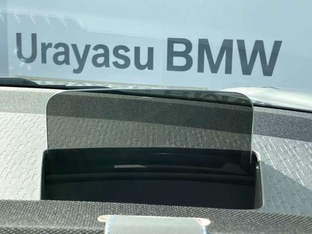 ★MINIには6個のエアバッグを標準装備。運転席/助手席エアバッグ、サイド・エアバッグ、ヘッド・エアバッグ。