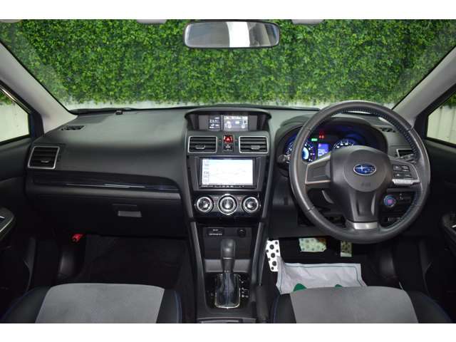 内装はこだわりのイオン除菌消臭施工済みで展示しております。メーカー販売時にできる限り近づけるように妥協はいたしません！