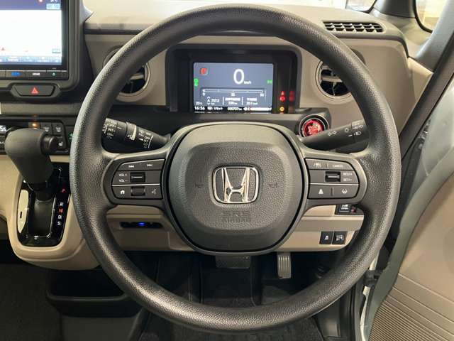 運転している間、長く触れているものだから手になじむハンドルがいいですよね。
