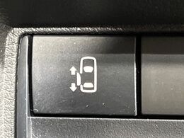 【パワースライドドア】スマートキーや運転席のスイッチでスライドドアの開閉が可能♪電動だから力を入れてドアを開ける必要が無く、小さいお子様でも、重い荷物を持っている時もラクに開け閉めできます♪