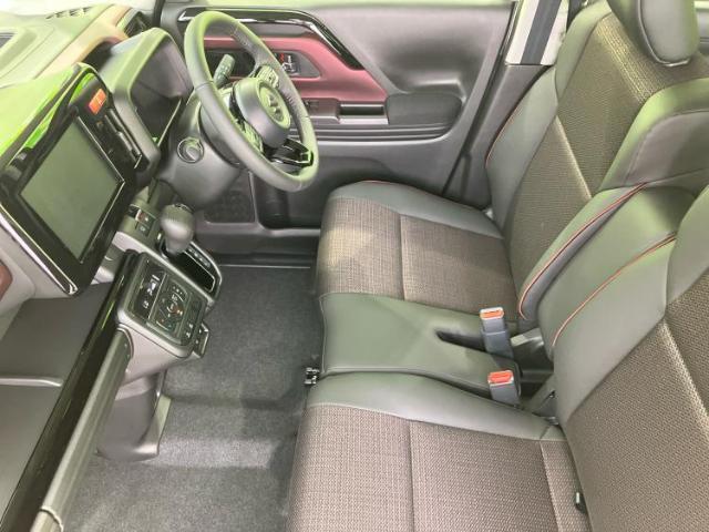 WECARSでは各商談席に大型モニターをご用意しております！見やすい大画面でゆったりと全国の在庫をご覧いただけます！是非ご来店お待ちしております！