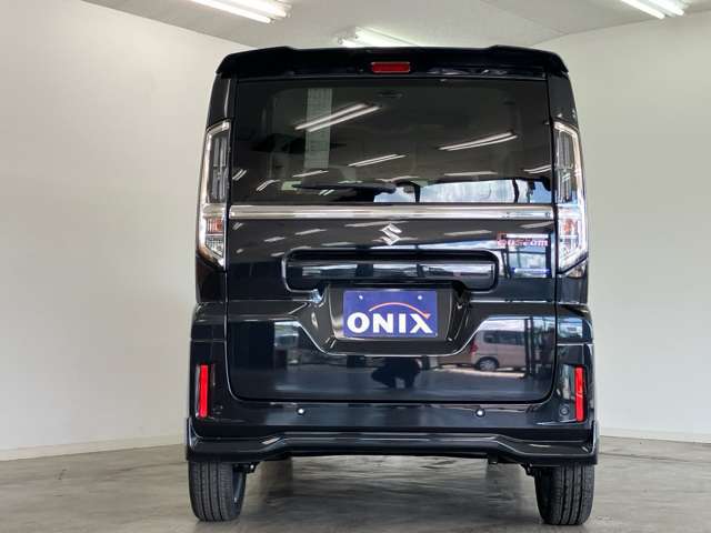 当店はお客様との会話を通じて、ライフスタイルに合ったクルマ購入の実現に尽力します。