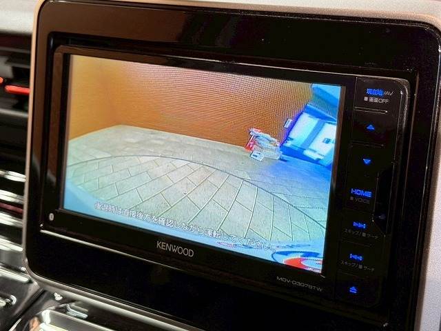 「フルカラーバックモニター」を装備で駐車が苦手な方でも安心です。