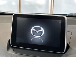 【メーカー純正ナビ】インテリアに溶け込むスタイリッシュな「専用設計」メーカーナビを装備♪視認性や操作性など基本性能にも優れ、より上質なカーライフをお楽しみいただけます。