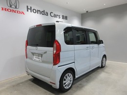 ボディ色はプレミアムサンライトホワイト・パールです。