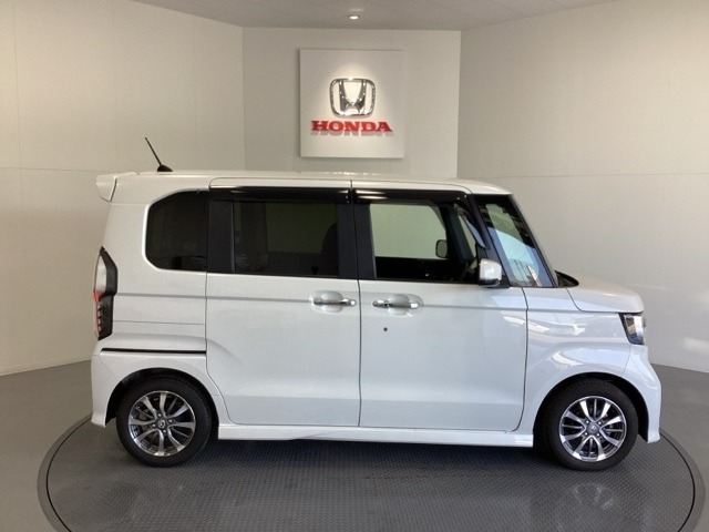 購入後も自社指定整備工場完備でお客様の愛車をしっかりサポート致します！御納車時には安全かつ安心してお乗り頂けるようホンダ専門知識を持つ整備スタッフが点検・整備・装備も説明をしてお渡ししております。