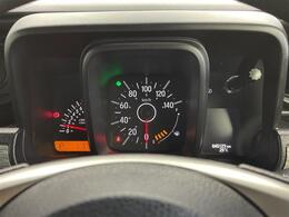 【スピードメーター】メーターがシンプルで見やすく運転しやすいですね！