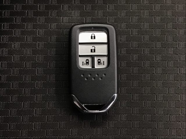 スマートキーです！ドアの施錠・解錠・エンジンの始動がスムーズで大変便利です！