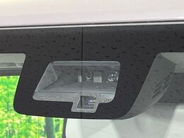 【スズキ　セーフティサポート】走行中に前方の車両等を認識し、衝突しそうな時は警報とブレーキで衝突回避と被害軽減をアシスト。より安全にドライブをお楽しみいただけます。