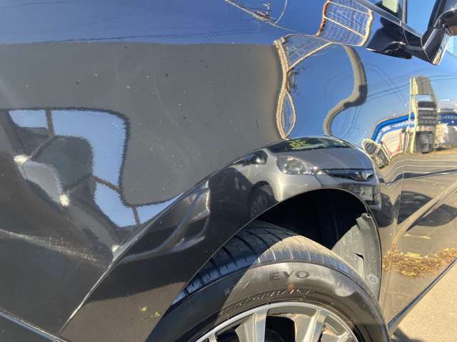 夏は暑さ、冬は寒さをコントロールできるエンジンスターター付きです。これからの季節活躍します。