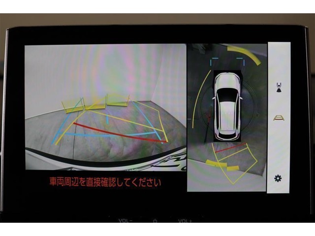 車両を上から見たような映像表示するパノラミックビューモニター付き！