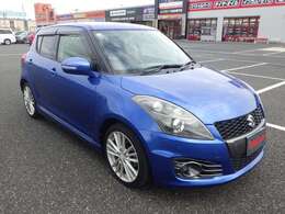 プラウドでは20代、30代のスタッフが元気よく対応させていただきます！「どんな車両があるのか見に来た」「ちょっと現車を見てみたい」などお気軽にご来店、ご相談ください♪