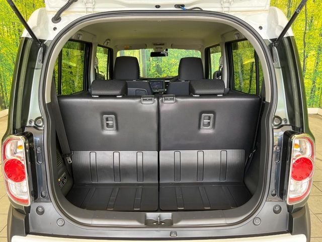 普段のお買い物や通勤、送迎等に十分な荷室スペースを確保しております。セカンドシートを倒すと、大きな荷物の積載も可能です♪