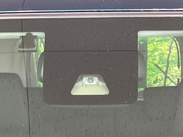 【トヨタセーフティセンス】走行中に前方の車両等を認識し、衝突しそうな時は警報とブレーキで衝突回避と被害軽減をアシスト。より安全にドライブをお楽しみいただけます。