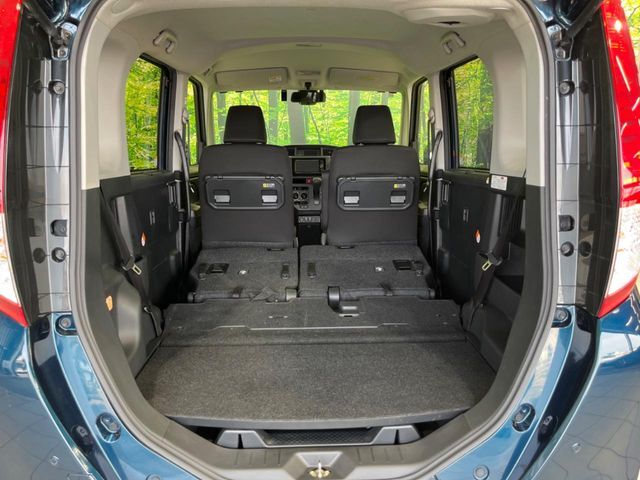 普段のお買い物や通勤、送迎等に十分な荷室スペースを確保しております。セカンドシートを倒すと、大きな荷物の積載も可能です♪