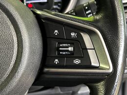 【全車速追従機能付クルーズコントロール】高速道路での長距離走行が楽に！！自動で速度を保つクルーズコントロールが、衝突軽減システムと連携し、前方の車両を感知して車間を保つように速度調節してくれます！！