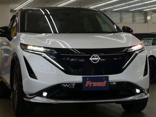 LEDヘッドランプを搭載しておりますので、夜間走行時の視界確保は安心できますね