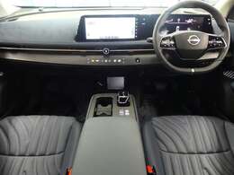 ★ダッシュボードやステアリング等に目立つ傷や色褪せなども無く、タバコや芳香剤なども匂いもなく綺麗なインテリアです。