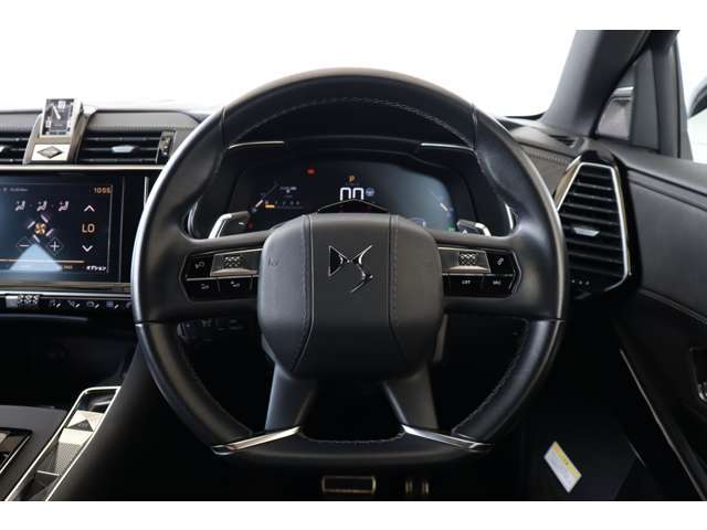 サンルーフ・FOCAL・DSセンソリアルドライブ・ディスプレイオーディオ・ミラーリンク・Pシート・シートヒーター/クーラー・地ナビ・衝突軽減B・追従クルコン・LKA・BSA・Pアシスト