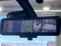 【アラウンドビューモニター】専用のカメラにより、上から見下ろしたような視点で360度クルマの周囲を確認することができます☆死角部分も確認しやすく、狭い場所での切り返しや駐車もスムーズに行えます。