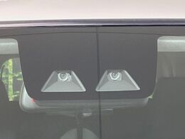 【スマートアシスト】走行中に前方の車両等を認識し、衝突しそうな時は警報とブレーキで衝突回避と被害軽減をアシスト。より安全にドライブをお楽しみいただけます。