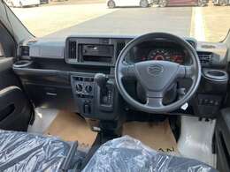 納車から1ヶ月を目安に無料点検を受けていただけます。（最寄りの日産のお店でも可能です）