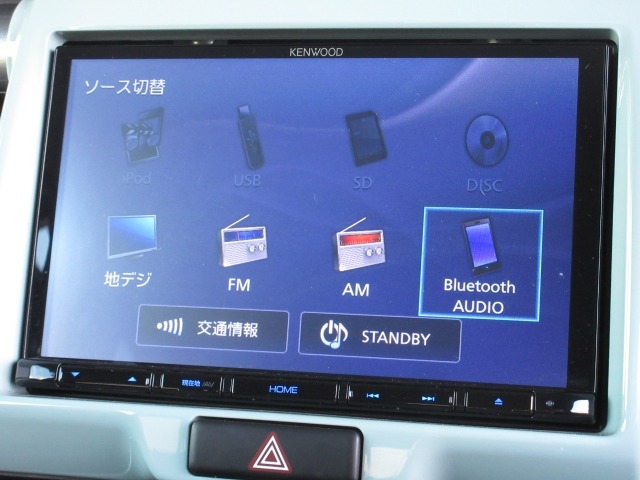 ナビゲーションはケンウッドメモリーナビ（SKX-S803）を装着しております。AM、FM、CD、DVD再生、Bluetooth、音楽録音再生、フルセグTVがご使用いただけます。