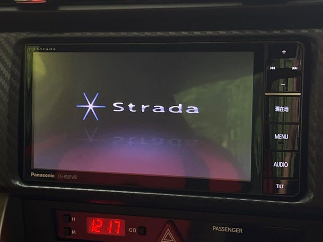 【ナビゲーション】目的地までしっかり案内してくれる使いやすいナビ。Bluetooth接続すればお持ちのスマホやMP3プレイヤーの音楽を再生可能！毎日の運転がさらに楽しくなります！！