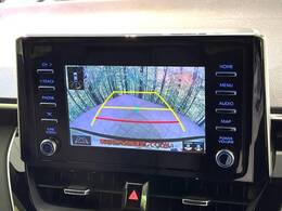 【バックカメラ】駐車時に後方がリアルタイム映像で確認できます。大型商業施設や立体駐車場での駐車時や、夜間のバック時に大活躍！運転スキルに関わらず、今や必須となった装備のひとつです！
